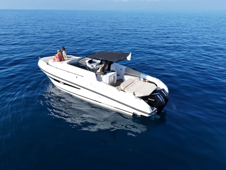 Location bateau Rio Yachts Daytona 34 à Sorrento sur Samboat