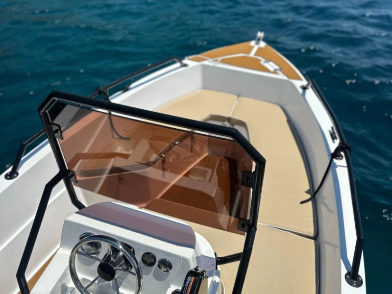 Louez un BravaBoats BF 470 à Roses