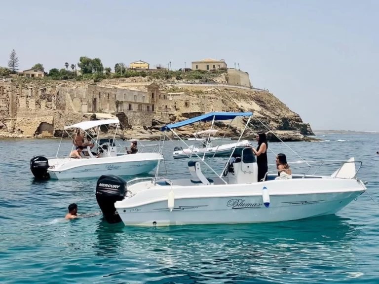 Location bateau Blumax 19 pro à Marzamemi sur Samboat