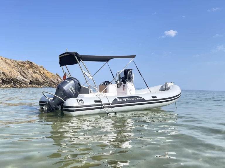 Semi-rigide à louer à Le Palais au meilleur prix