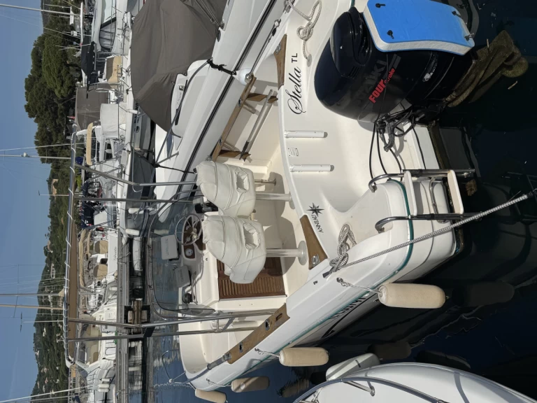 Location Bateau à moteur Jeanneau avec permis