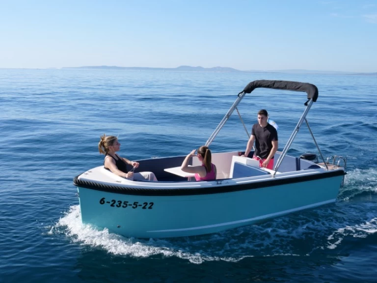 Louez un Maxima 500 à Roses