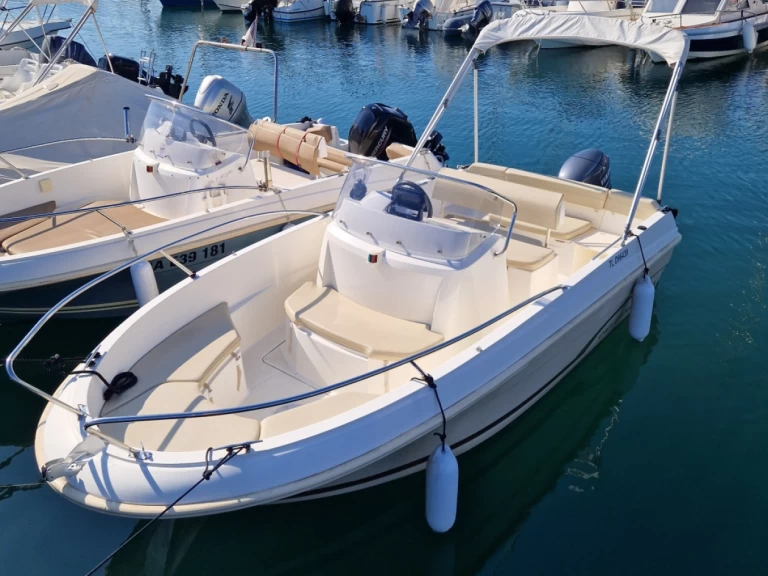 Location bateau Saint-Raphaël pas cher cap-camarat 505 Style