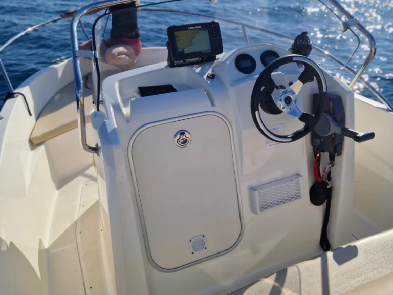 Location bateau Jeanneau cap-camarat 505 Style à Saint-Raphaël sur Samboat