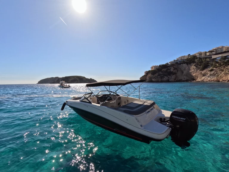 Bateau à moteur à louer à Club Nàutic Santa Ponsa au meilleur prix