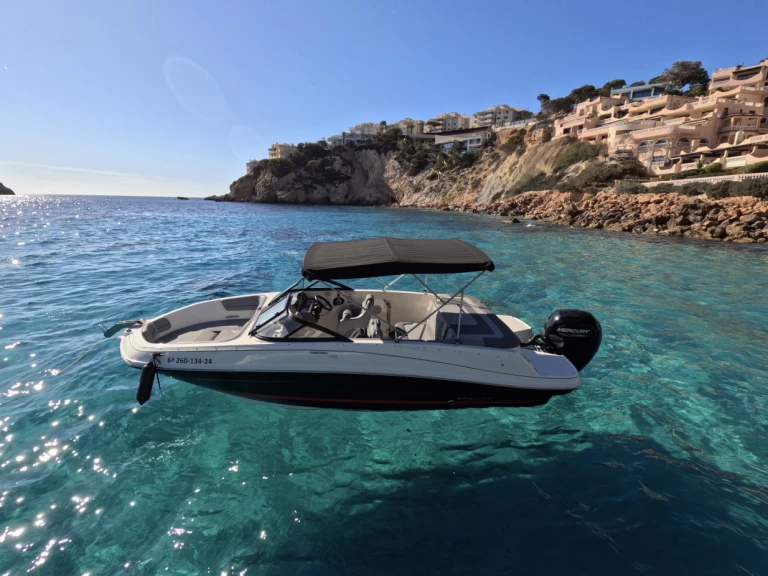 Bayliner VR5 a louer à Club Nàutic Santa Ponsa