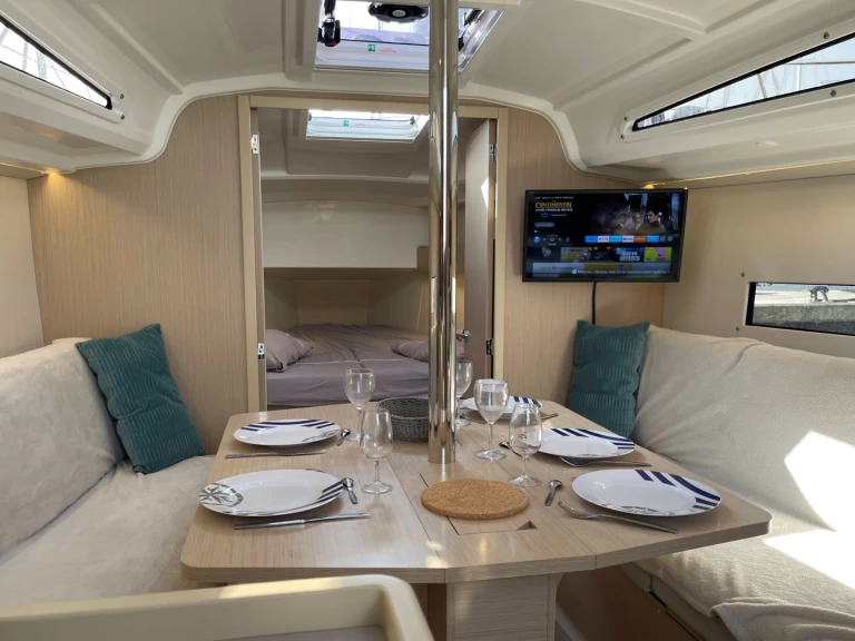 Location bateau Bénéteau Oceanis 30.1 à Les Sables-d'Olonne sur Samboat