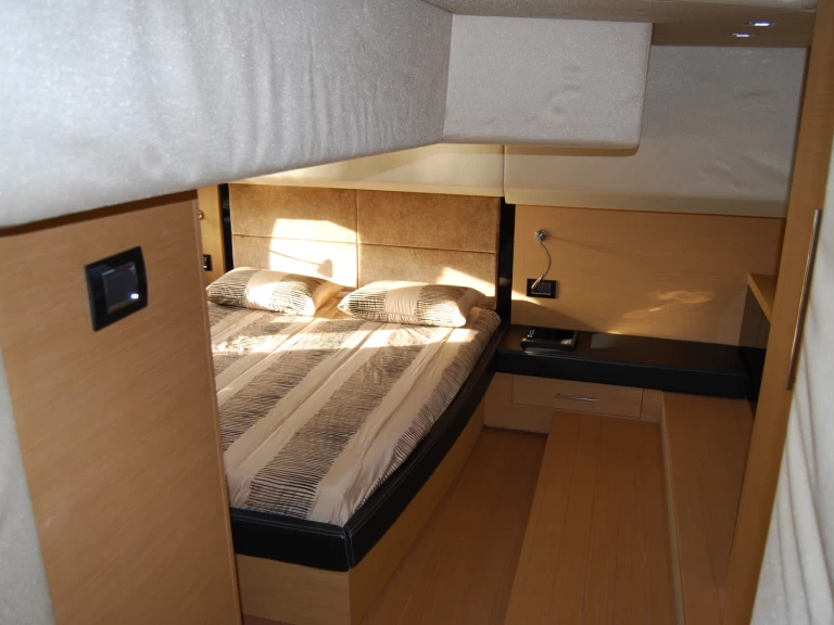 Louer Bateau à moteur avec ou sans skipper Sessa Marine à Sitges