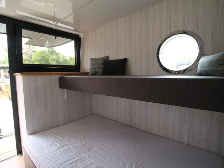 Location bateau Zehdenick pas cher Hausboot MOSES