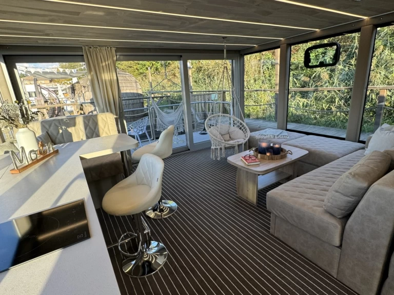 Louez un Luxboot Luxboot à Waren (Müritz)