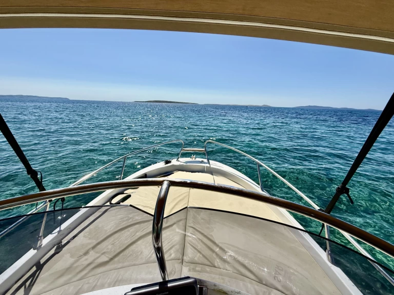 Bateau à moteur à louer à Mali Lošinj au meilleur prix
