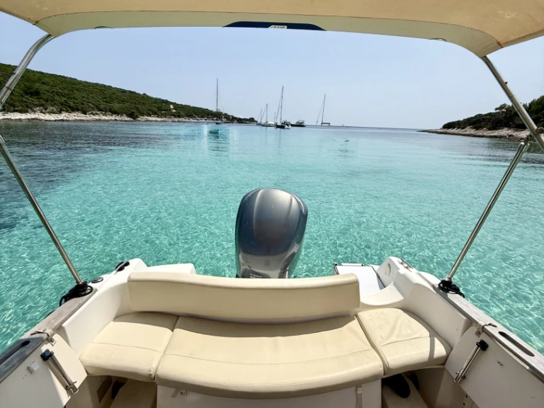 Location bateau Mali Lošinj pas cher Cap Camarat 7.5 WA