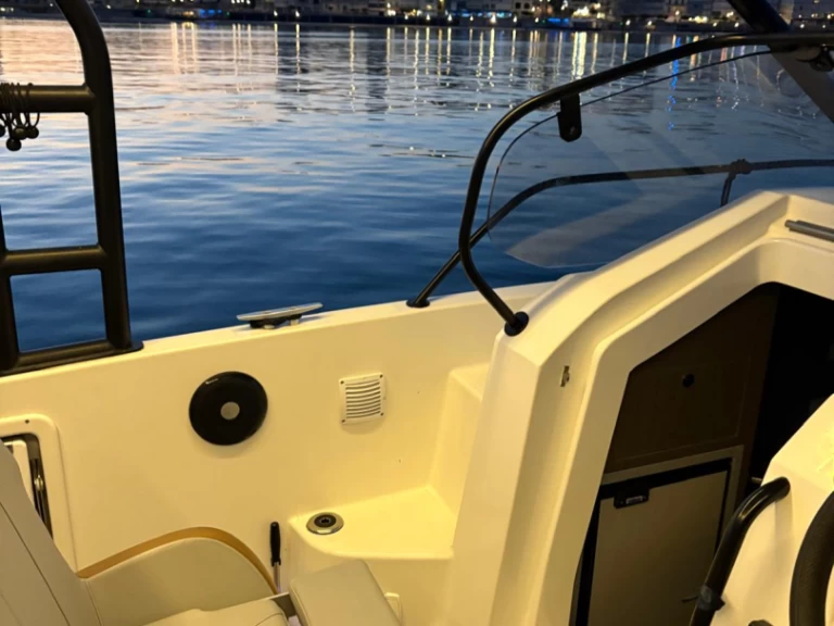Bateau à moteur à louer à Les Sables-d'Olonne au meilleur prix