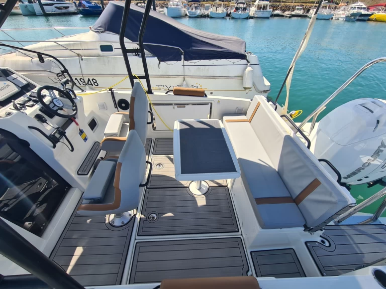 Location Bateau à moteur à Les Sables-d'Olonne - Bénéteau Flyer 8 SUNdeck