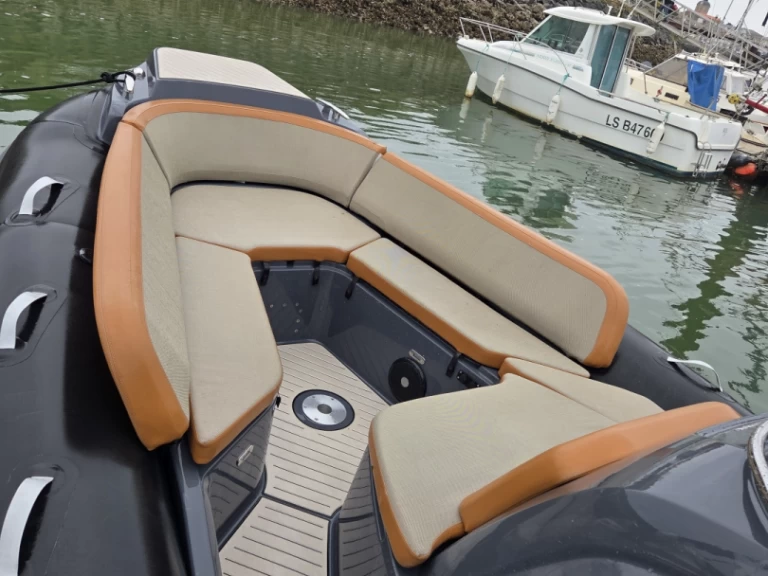 Louez un Zodiac Medline 9 à Les Sables-d'Olonne