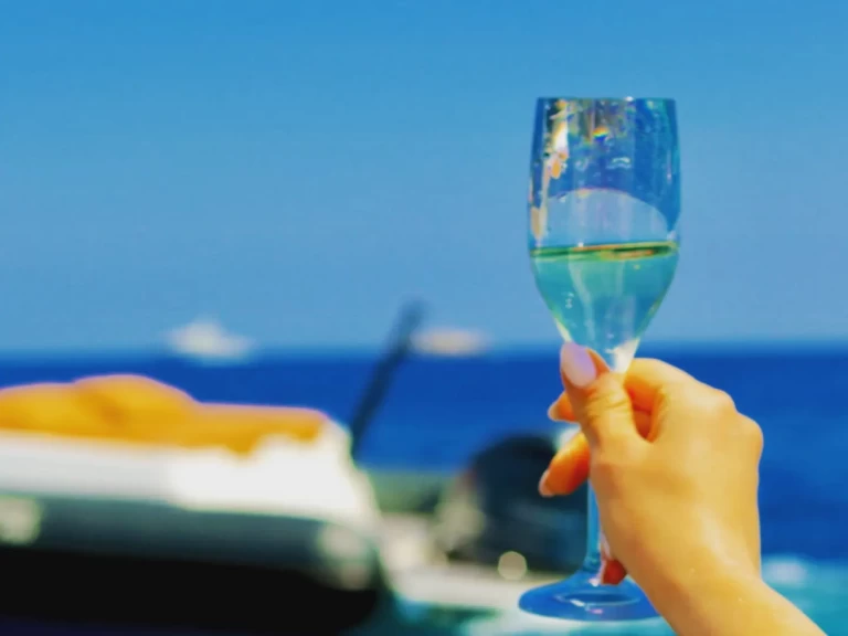 Semi-rigide à louer à Ornós au meilleur prix