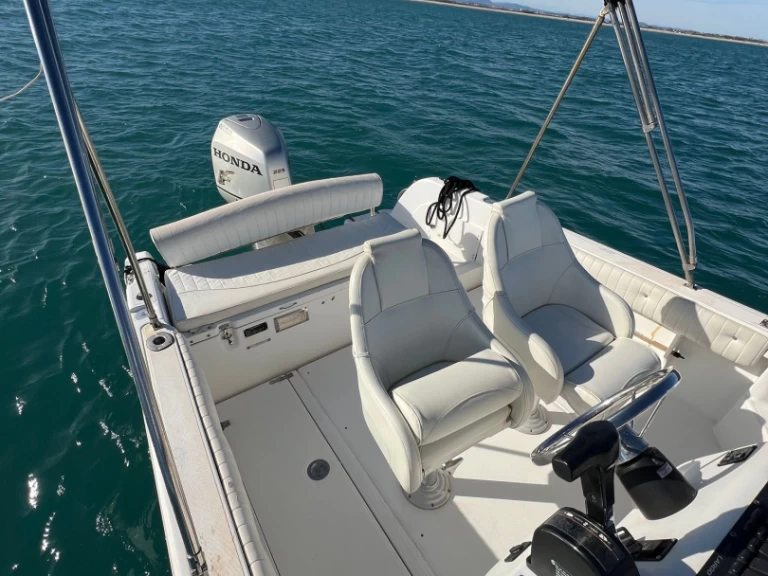 Bateau à moteur à louer à Sainte-Maxime au meilleur prix