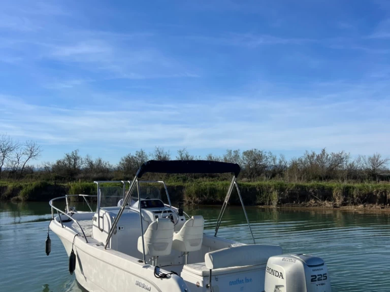 Sessa Marine Key Largo 23 a louer à Sainte-Maxime