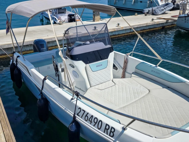 Location bateau Salpa Salpa Sunsix à Pula sur Samboat