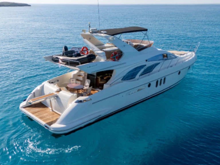 Azimut Azimut 62 a louer à Ayia Napa