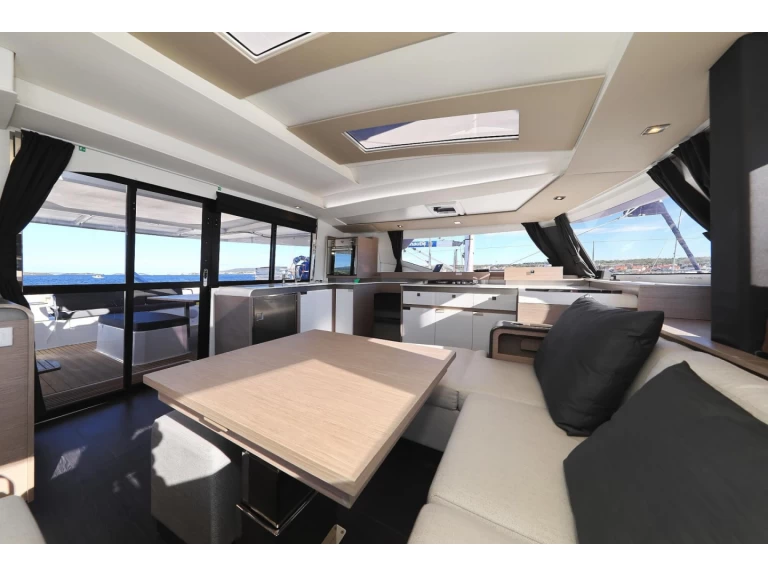 Location Catamaran Fountaine Pajot avec permis
