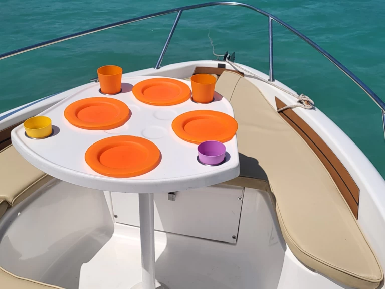 Location bateau B2 Marine Cap Ferret 552 Open Swing à Annecy sur Samboat