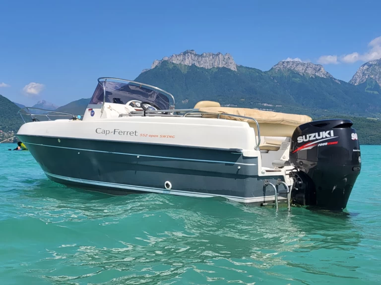 Location Bateau à moteur B2 Marine avec permis