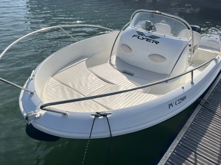 Louer Bateau à moteur avec ou sans skipper Bénéteau à Port Leucate