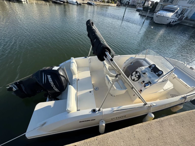 Location Bateau à moteur Quicksilver avec permis