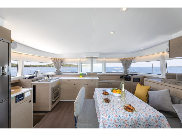 Location à Rogoznica - Lagoon Lagoon 43 sur SamBoat