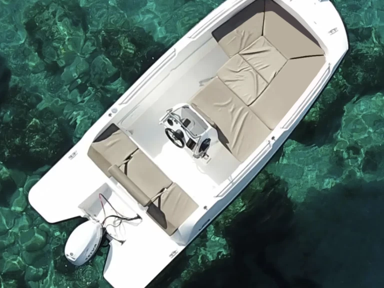 Location à San Antonio Port - V2 BOATS 5.0 SPORT sur SamBoat