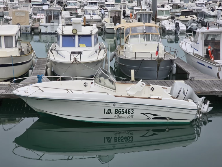 Location Bateau à moteur Jeanneau avec permis
