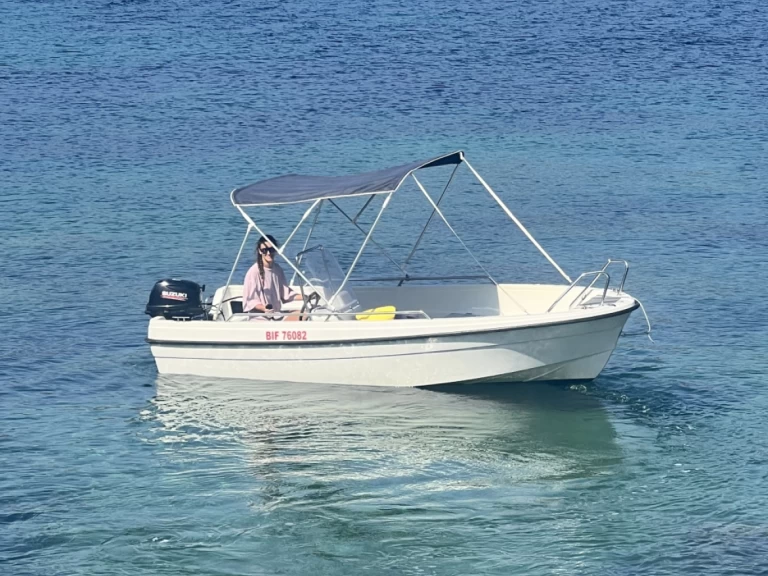 Location bateau Terhi 445 C à Galéria sur Samboat