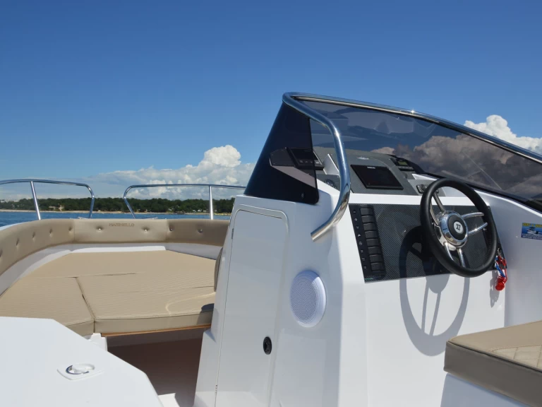 Louer Bateau à moteur avec ou sans skipper Marinello à Funtana-Fontane