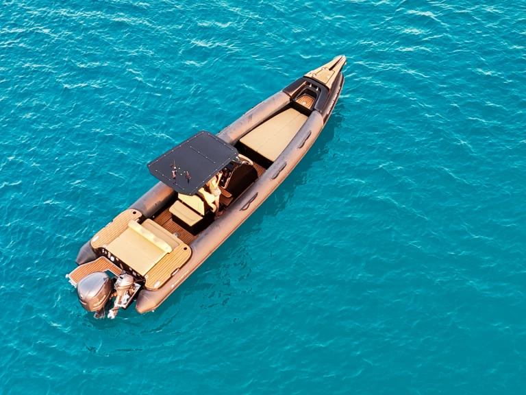 Semi-rigide à louer à Ornós au meilleur prix