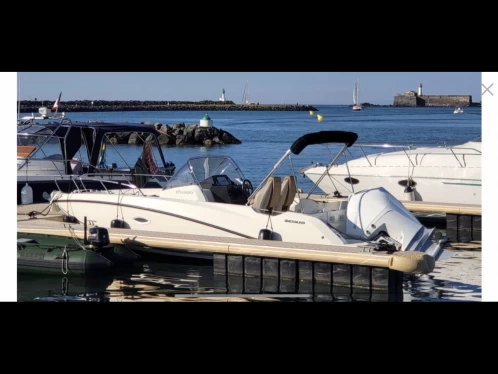 Location bateau Marseille pas cher Activ 675 Sundeck