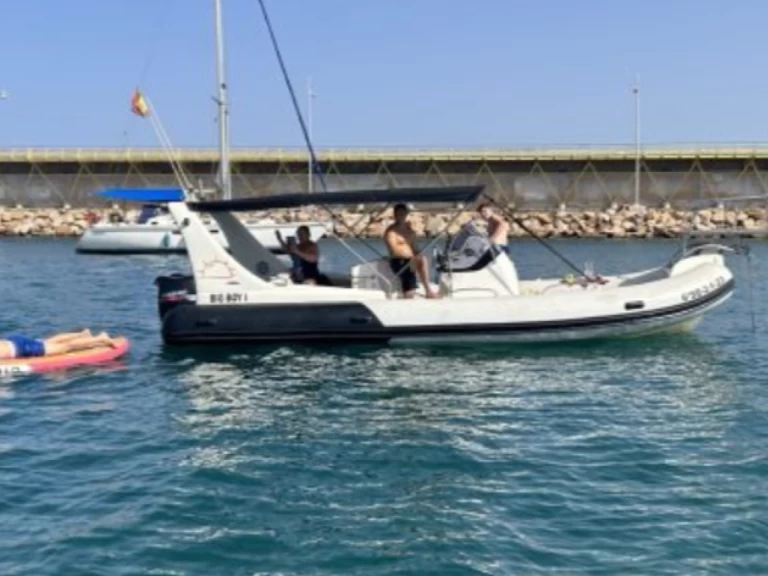 Location bateau Zodiac Medline 3 à Torrevieja sur Samboat