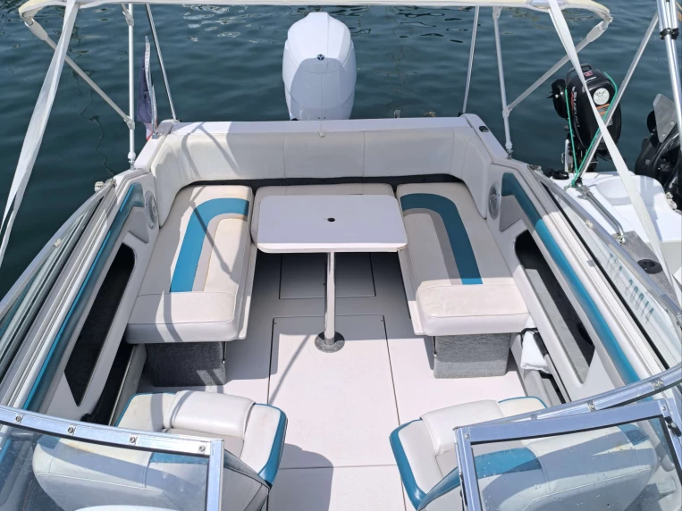 Location à Saint-Raphaël - Four Winns Sundowner 195 sur SamBoat