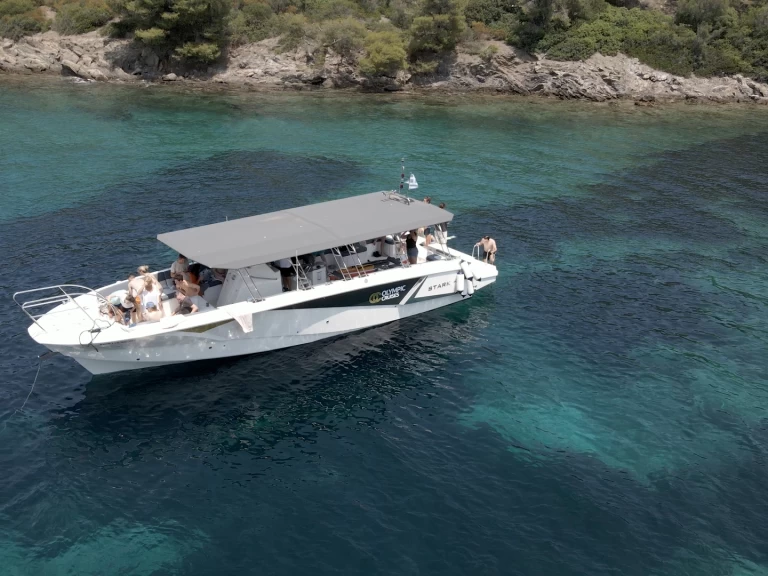 Louer Bateau à moteur avec ou sans skipper Mercan à Limáni Karrá