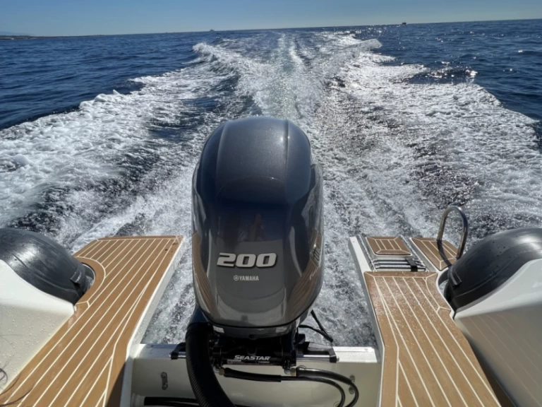 Location Semi-rigide Capelli avec permis