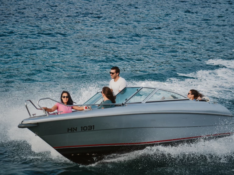 Louez un Yamarin 5820 à Herceg Novi