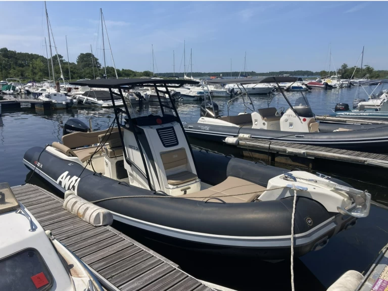 Louer Semi-rigide avec ou sans skipper Bwa à Sanguinet
