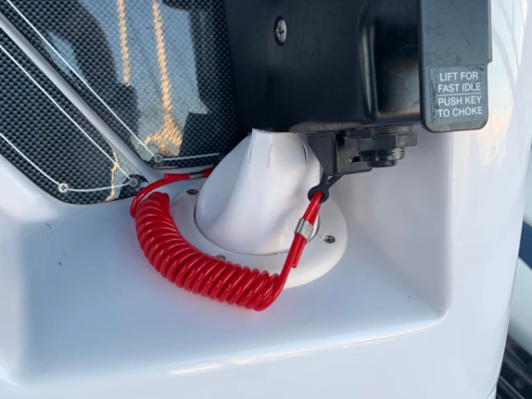 Location Bateau à moteur tancredi avec permis