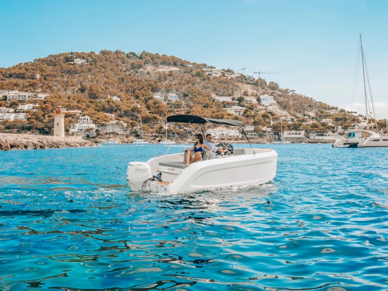 Valory 570 PREMIUM a louer à Port d'Alcudia