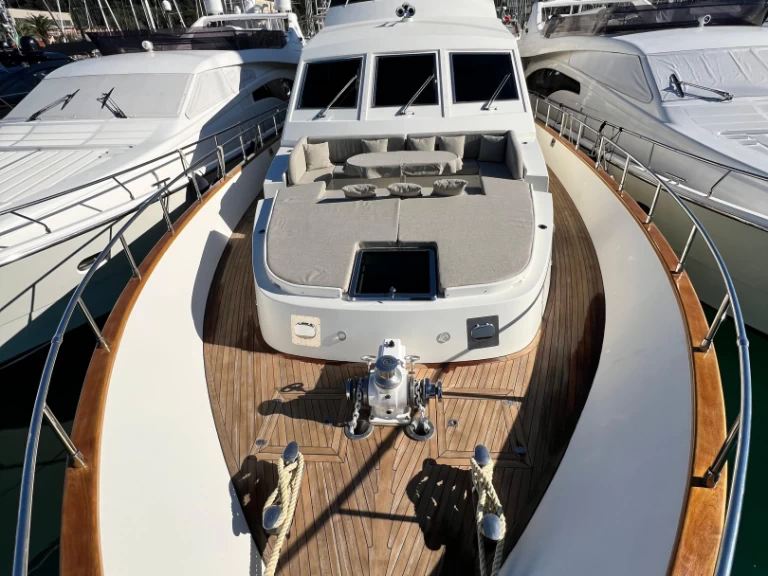 Location Yacht Falcon avec permis