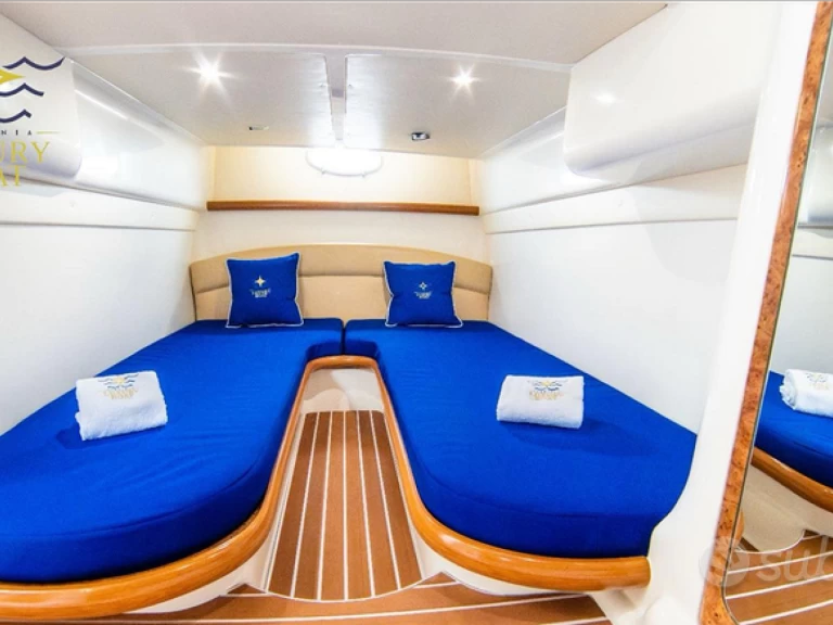 Location Bateau à moteur Sealine avec permis