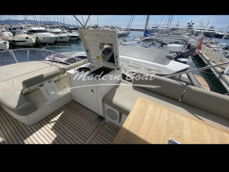 Louer Yacht avec ou sans skipper Prestige à Mandelieu-la-Napoule