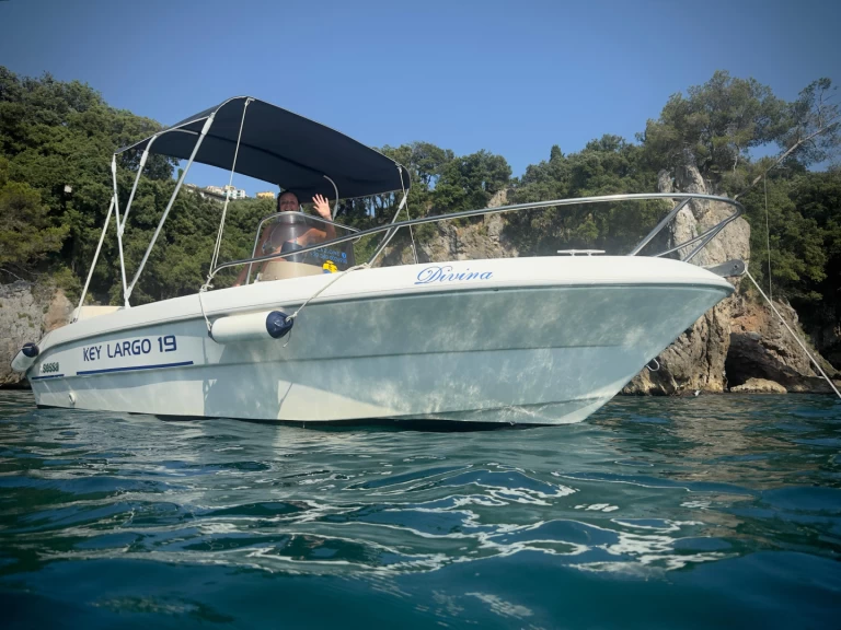 Bateau à moteur à louer à La Spezia au meilleur prix
