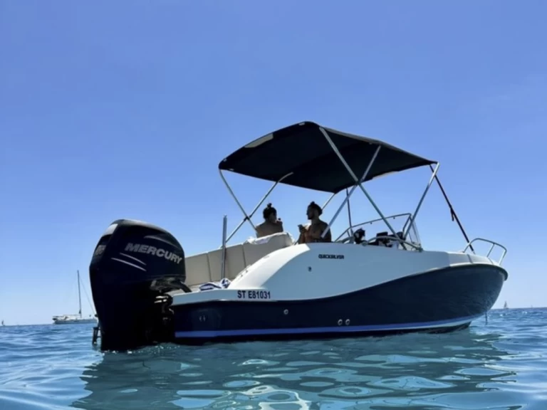 Location bateau Zodiac Medline 650 à Port Fréjus sur Samboat
