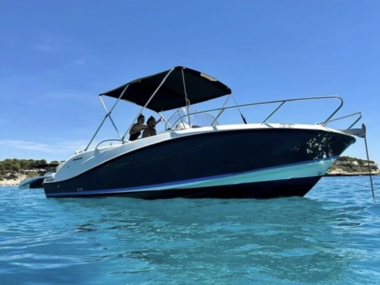Louer Semi-rigide avec ou sans skipper Zodiac à Port Fréjus